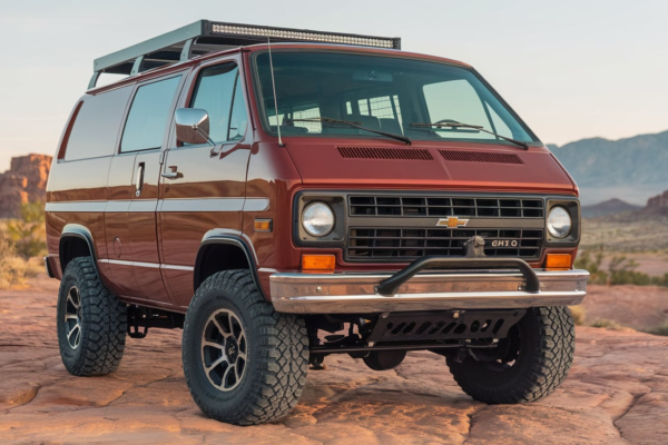 1984 Chevrolet Van G10 with a Split Lip Air Dam Kit